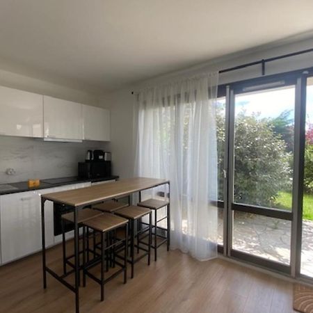 Beautiful Flat For 4 Very Closed To The Beach Cabourg Zewnętrze zdjęcie